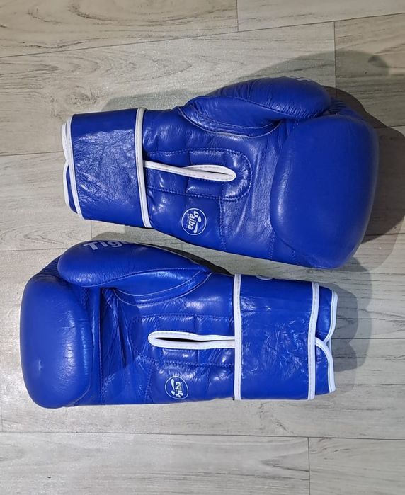 Перчатки для бокса