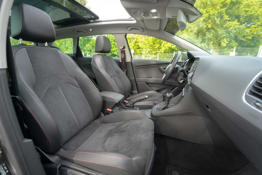 220Euro/Luna - Seat Leon FR Sport-Pachet DSG-2 6+1v BlueMotion Tech Diesel 150cp KmReali Garantie-3Ani