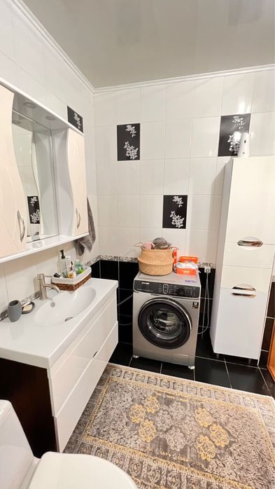 Продам 2 ком кв 82 м2 в районе 8 школы