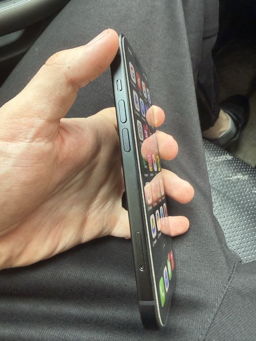 Продам айфон 15