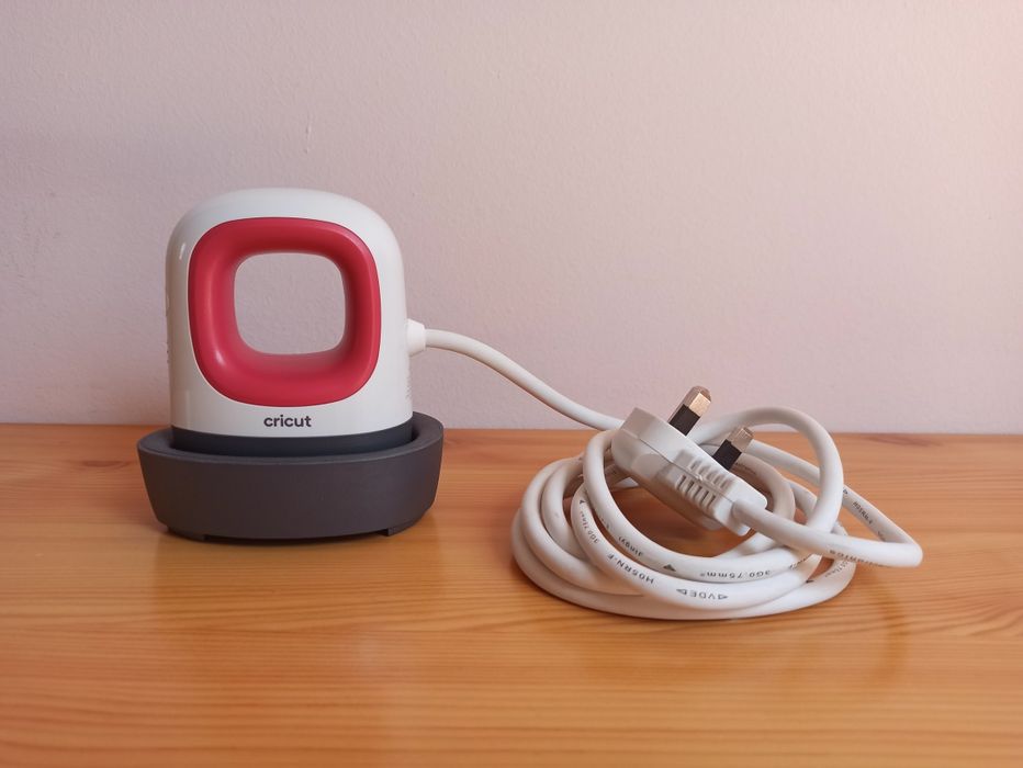 Presă termică Cricut Easypress Mini.
