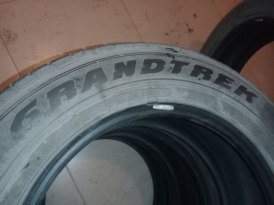 Продам шины 225/65/R17