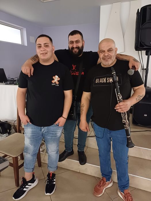 Оркестър КЕШ ГРУП