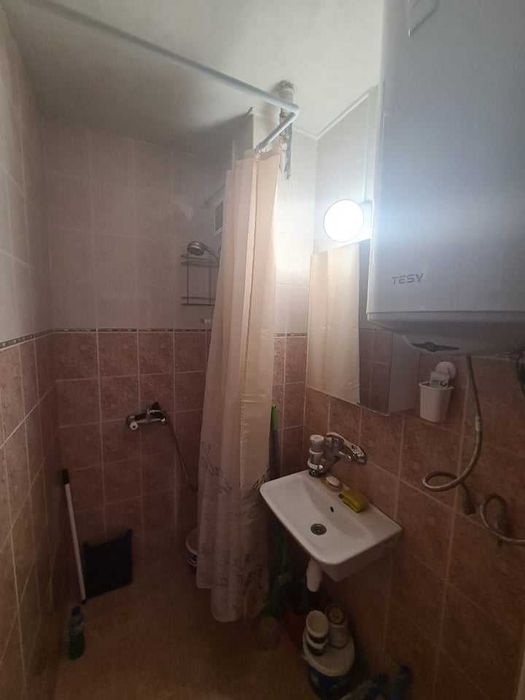 Дава се под наем Тристаен апартамент в Бургас, Зорница - 80 кв.м за 127.5 € - Снимка #1