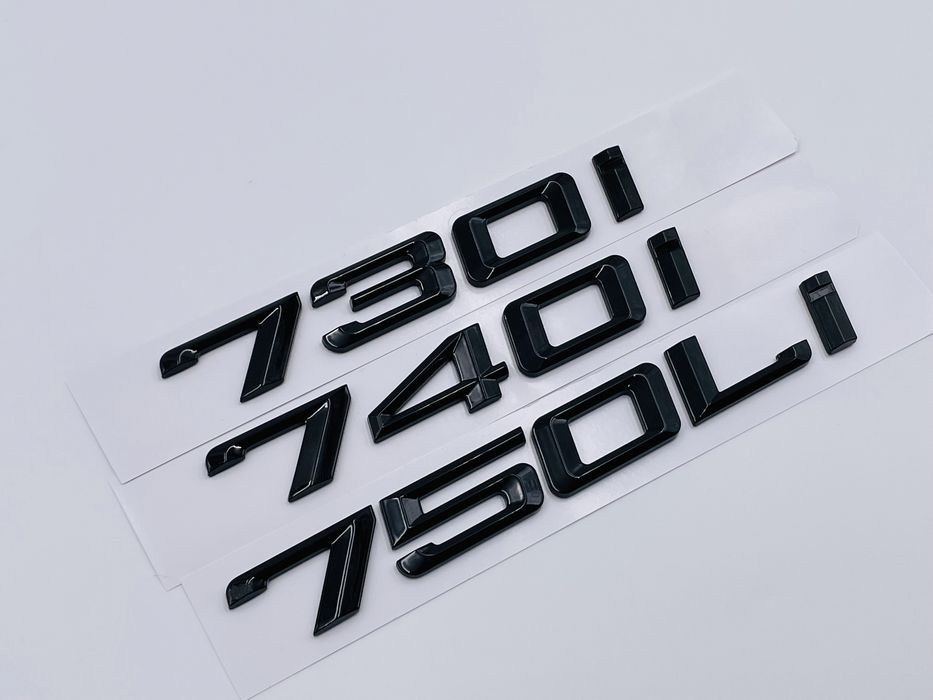 Emblema BMW Motorizare Seria 7 benzina negru