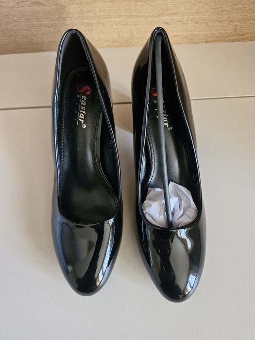 Дамски елегантни обувки Лак Нови 39 размер