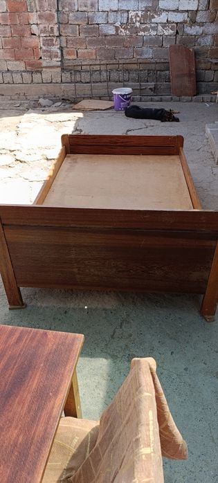 Продаю кровать деревянная