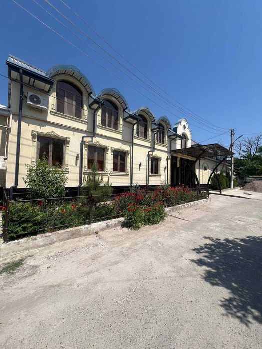 11+ sotix hovli uy