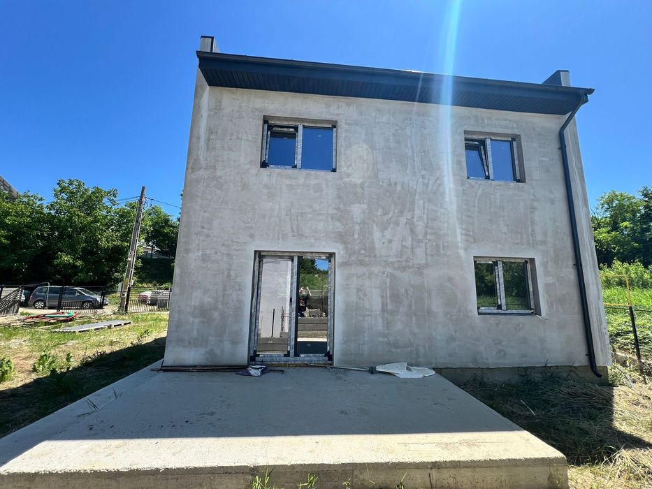 Pret redus!!!Proprietar casa noua P+1 – 3 dormitoare / 3 bai