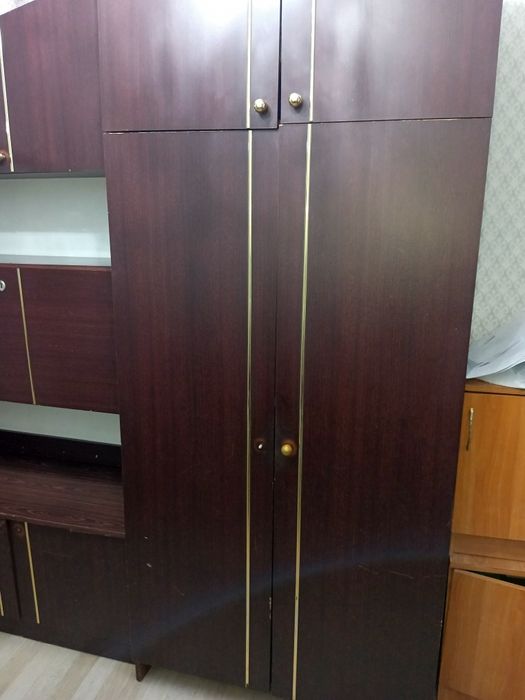 Шкафы деревянные