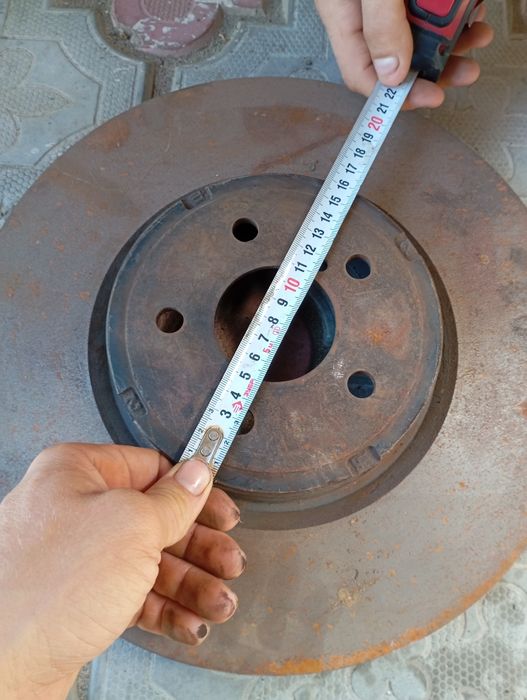 Продам тормозные диски Субару