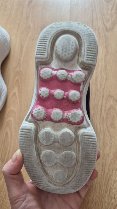 Кроссовки для девочки