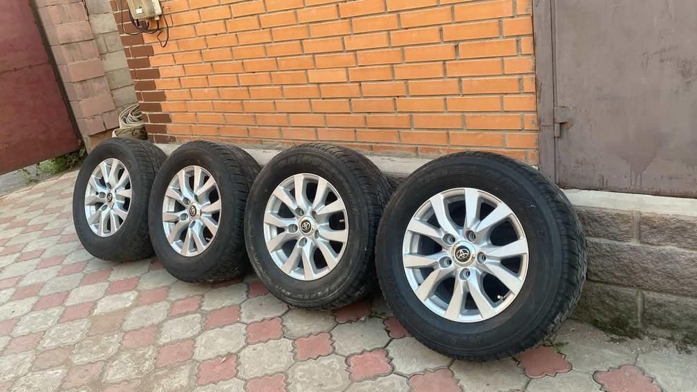Комплект летних  шин для Toyota Land Cruiser