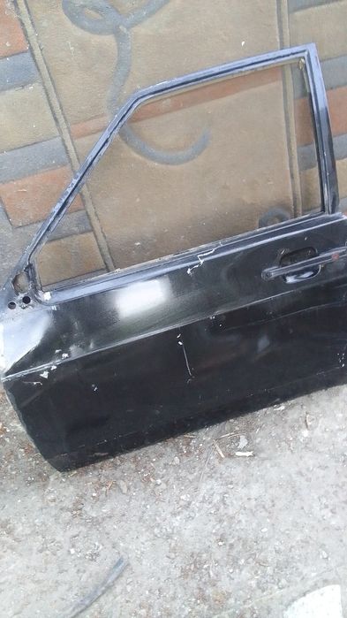 Дверь продам левая