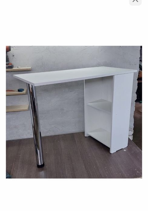 маникюрный столик