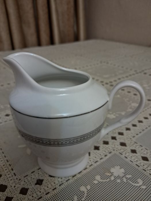 Продам   посуду для чаепития  разную.