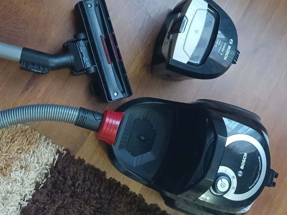 Продам  пылесос .
