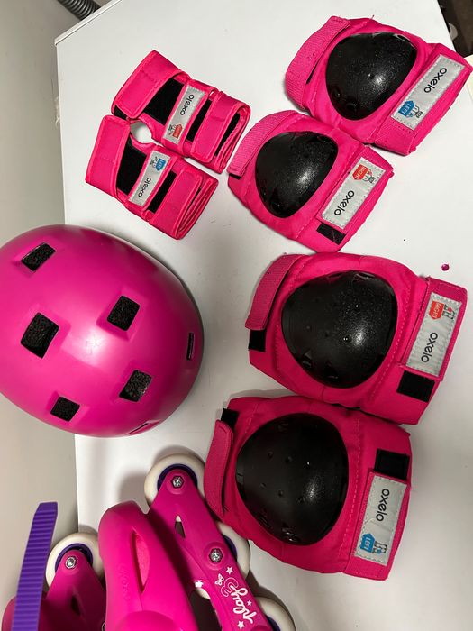 Продаю ролики для девочки в комплекте