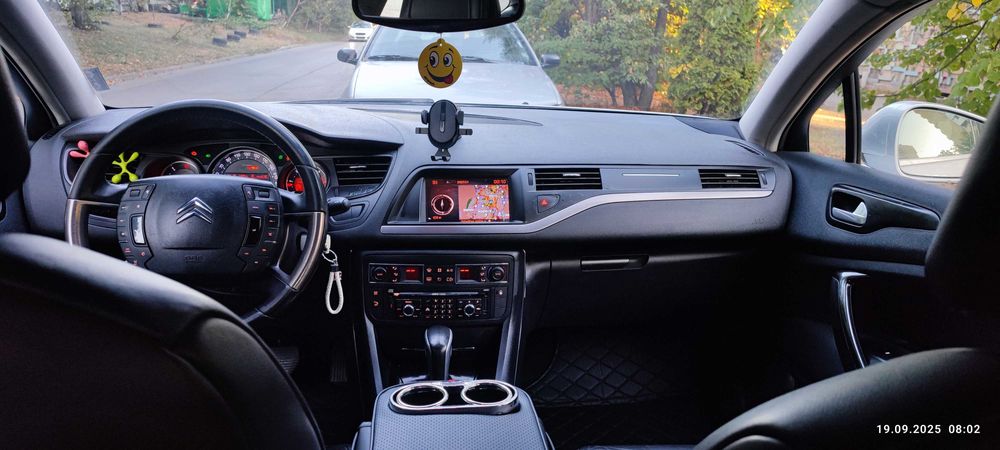 Автамабил Ситроен С5