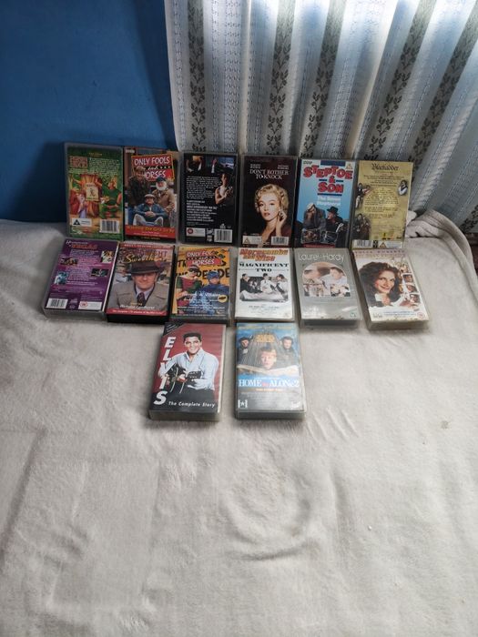 Vând banda pentru mag cu muzica veche