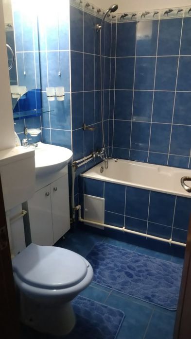 Închiriez garsoniera