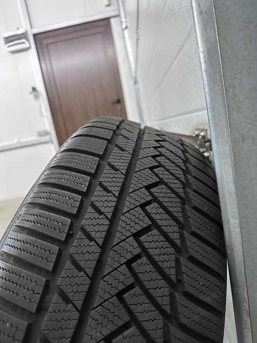 Оригинални 19 Цола Джанти Audi Q3 F3 Q3 8U със зимни гуми 235/50 R19