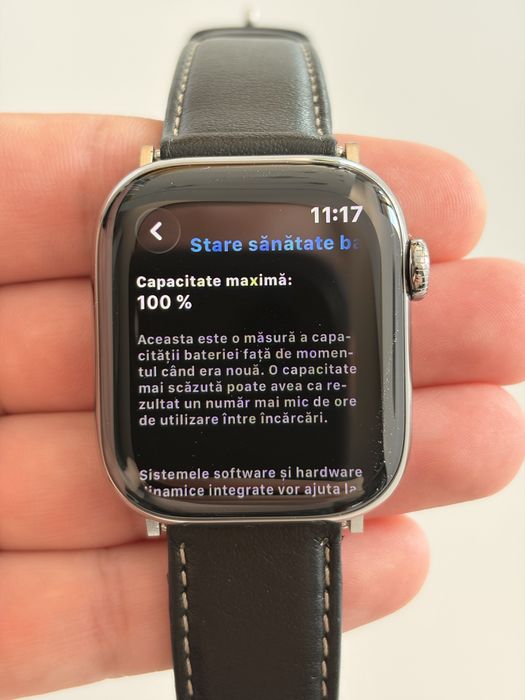 Apple Watch 10, GPS, Cellular, Carcasa Natural Titanium 42mm, Stone Grey Sport Band - S/M