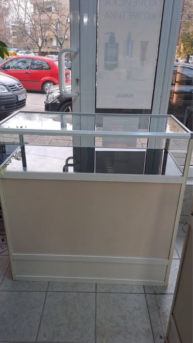 Витрини/Щанд маси
