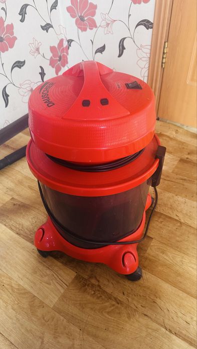 Пылесос срочно продаю