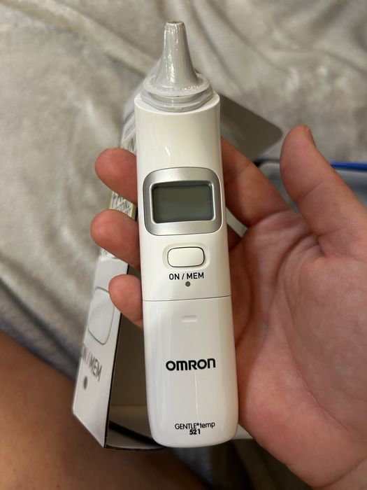 Инфрачервен термометър за ухо Omron Gentle Temp 521