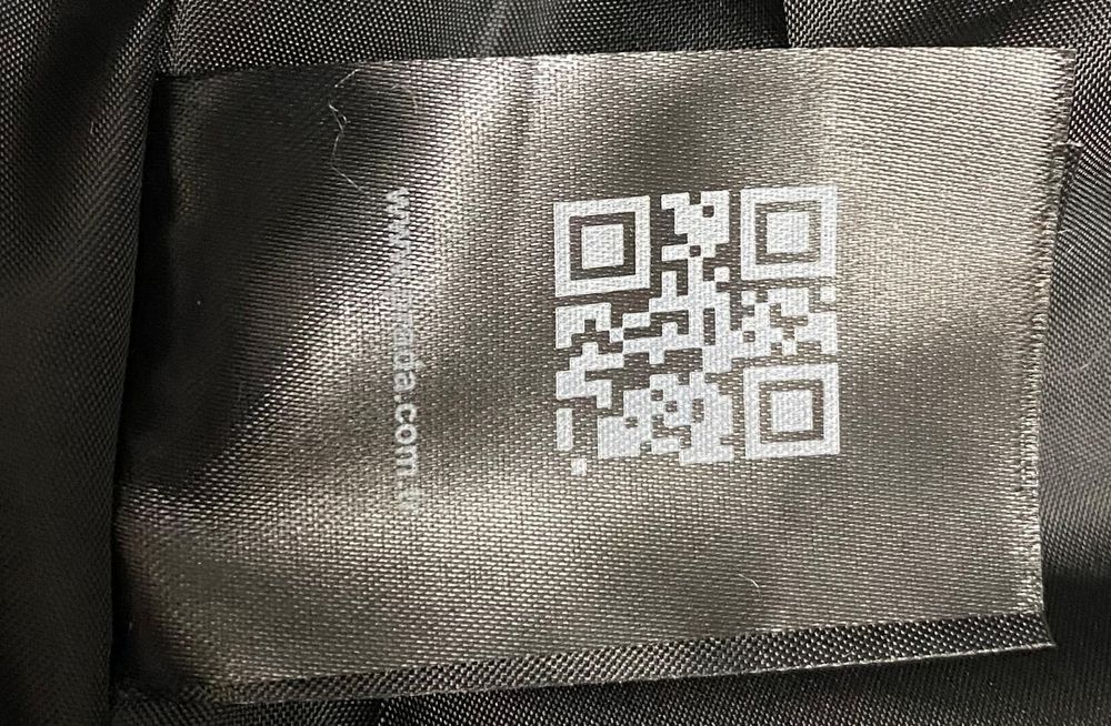 Vând vesta noua de bărbați Prada