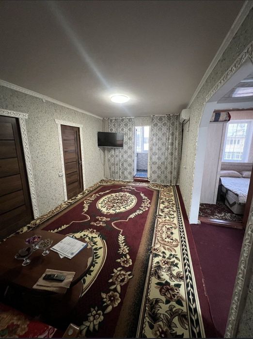 Tojmahal tomonda 4 xonalik uy sotiladi