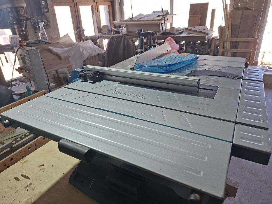 Настолен циркуляр Makita 470€