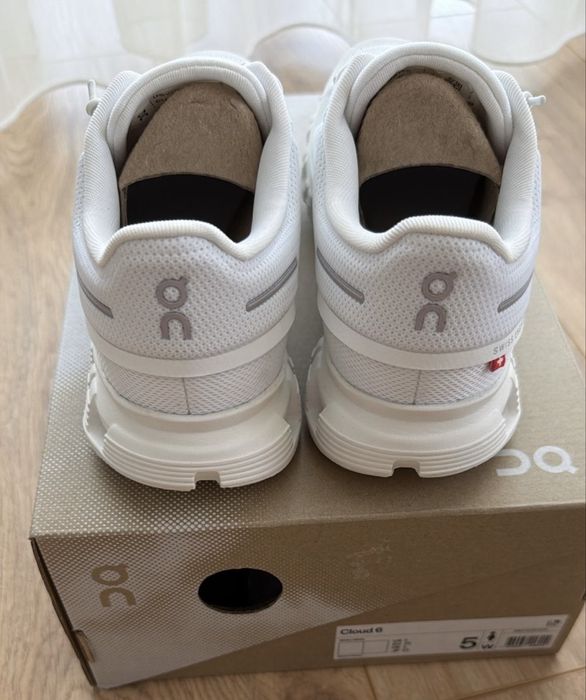 Женские кроссовки On Cloud 6