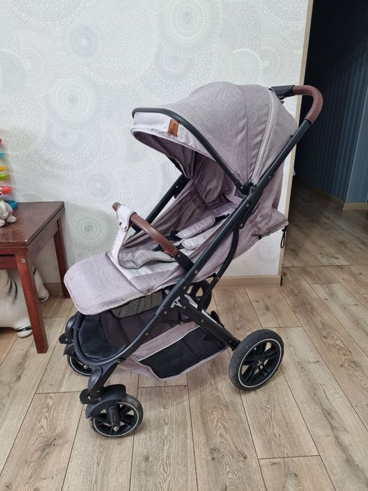 Продается детская коляска в отличном состоянии.
