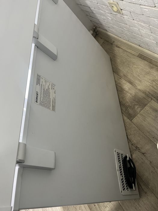 Продам морозильник