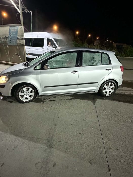 Vând vw golf 5 plus