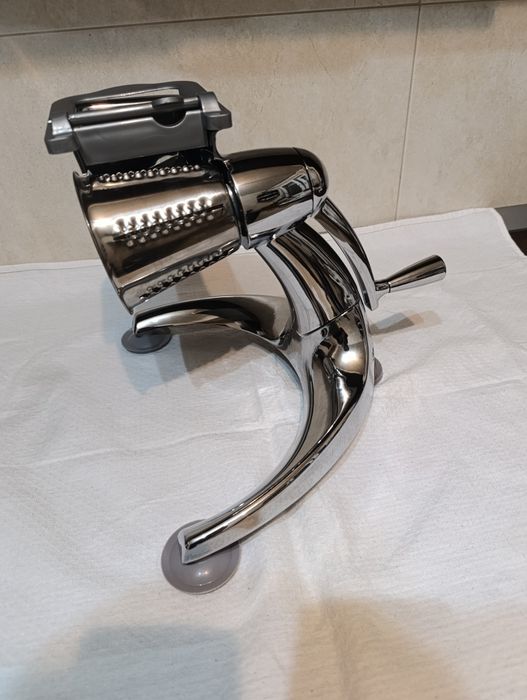 Răzătoare rotativă manuală