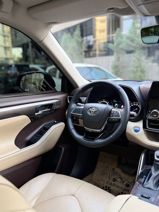 Bugun sotuvimizda Toyota Highlander