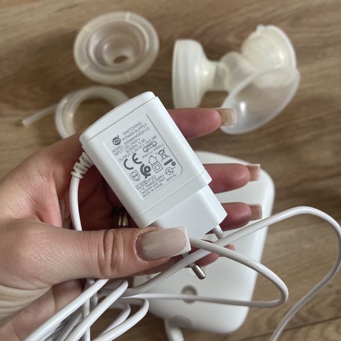 Philips Avent Единична електрическа помпа Natural Motion Premium + подарък резервни части