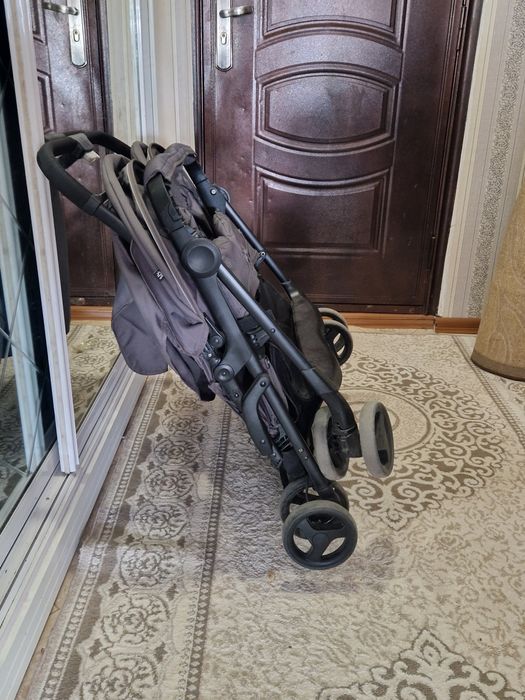 Коляска для близнецов