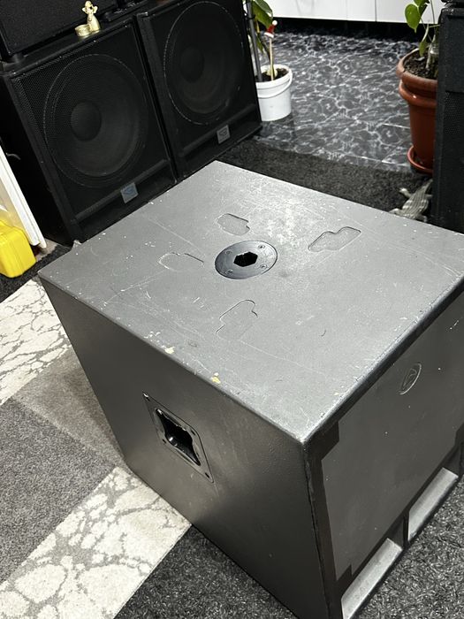 Bass wharfedale pro titan 15 sub