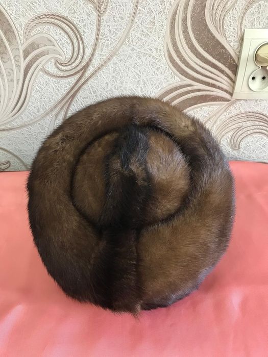 Продам шапку женскую