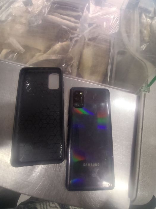 Продам самсунг а 41