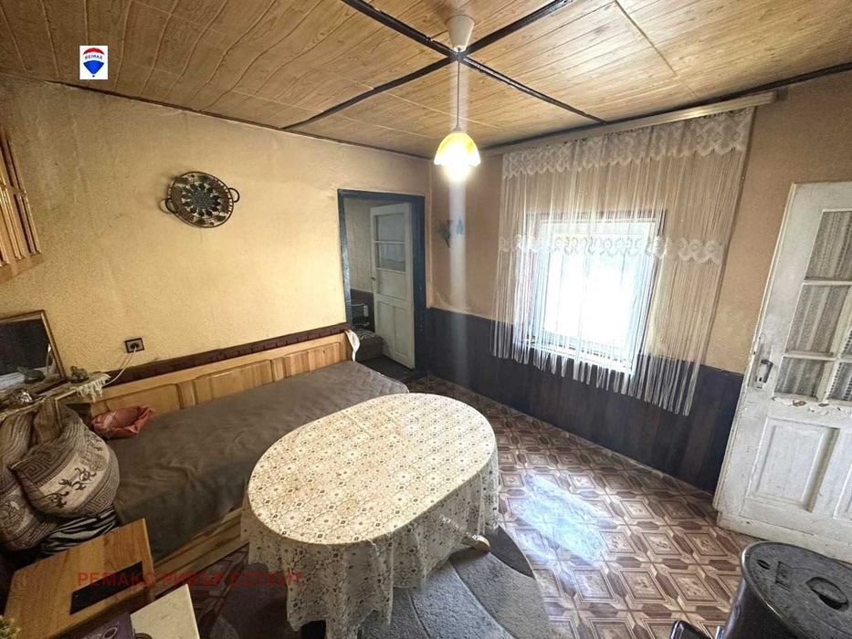 Селска къща за продажба в с. Иваново