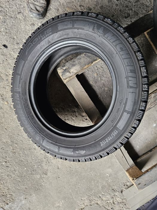 4 anvelope iarna 195 70 15C Michelin Agilis
