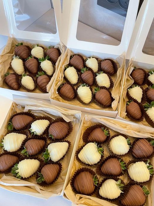 Клубника в Шоколаде Финики