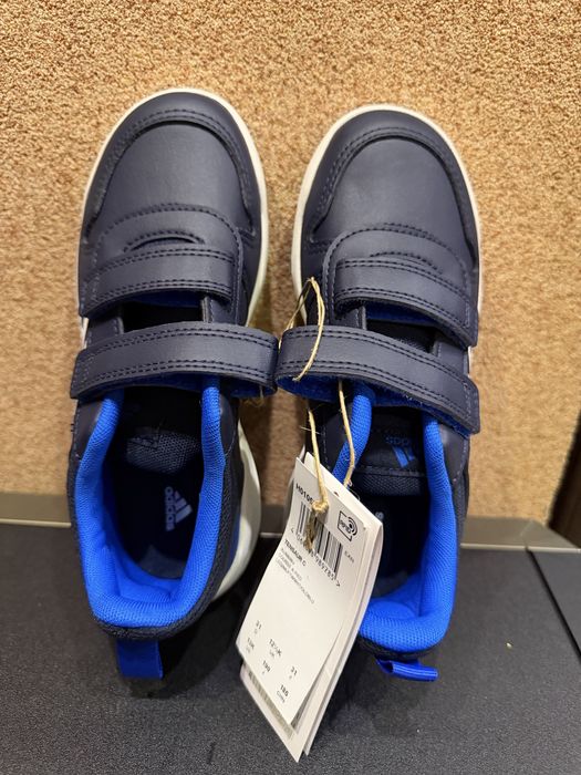 Детски маратонки adidas чисто нови