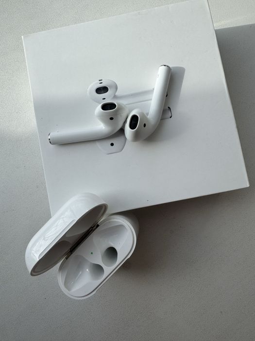 Продам наушники apple airpods 2