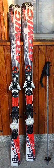 Ски Atomic 135 см със ски автомати Salomon и щеки / втора употреба